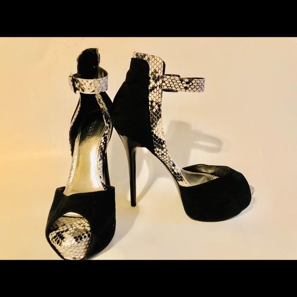 Heels Baby! - Picture 2 of 4